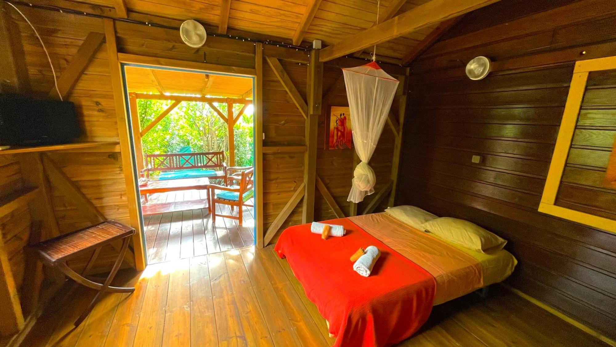 Gites LES CALEBASSIERS Deshaies Chambre photo