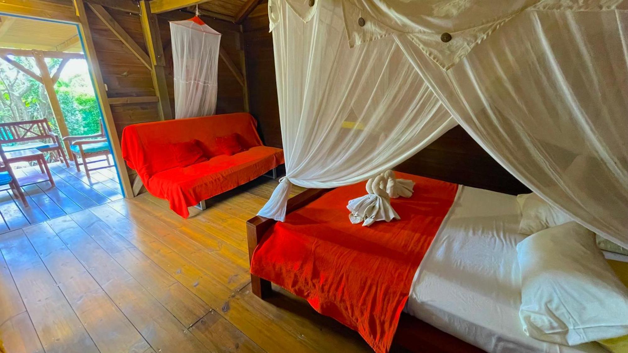 Gites LES CALEBASSIERS Deshaies Chambre photo